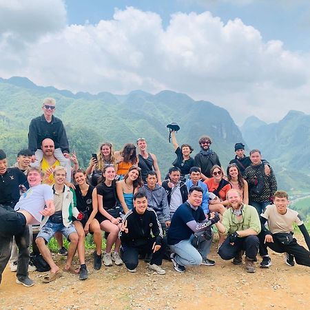 Ha Giang Safari Hostel & Motorbikes Buitenkant foto