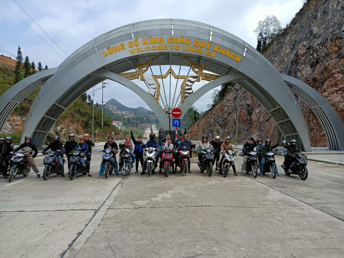 Ha Giang Safari Hostel & Motorbikes Buitenkant foto